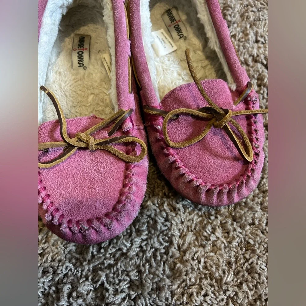 Minnetonka girls slip ons